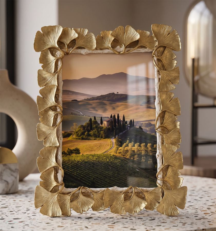 Cornice Elegante con Petali - foto 5