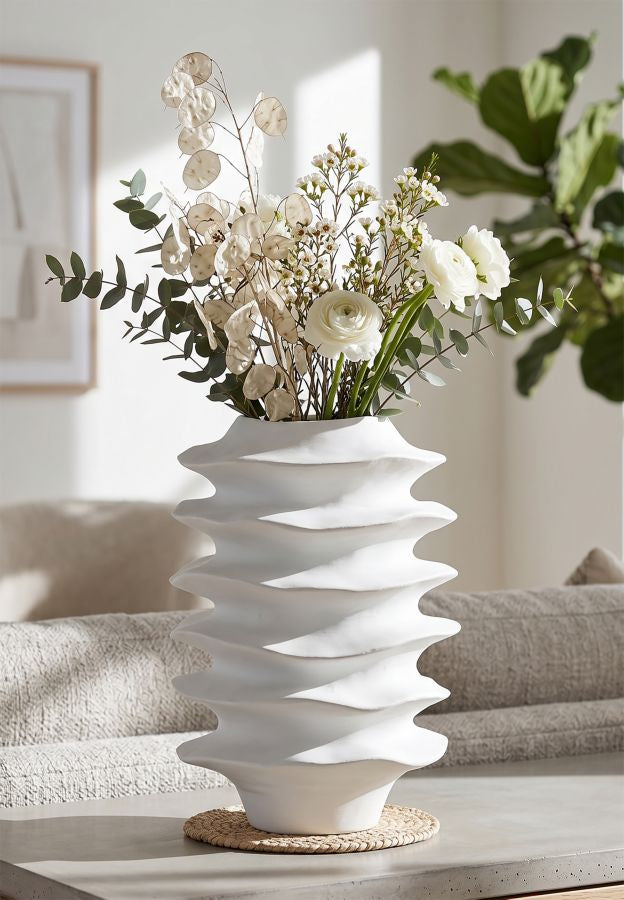 Vaso Moderno con Motivo a Fasce Ondulate, Ø25,5x37 cm – dettaglio 4
