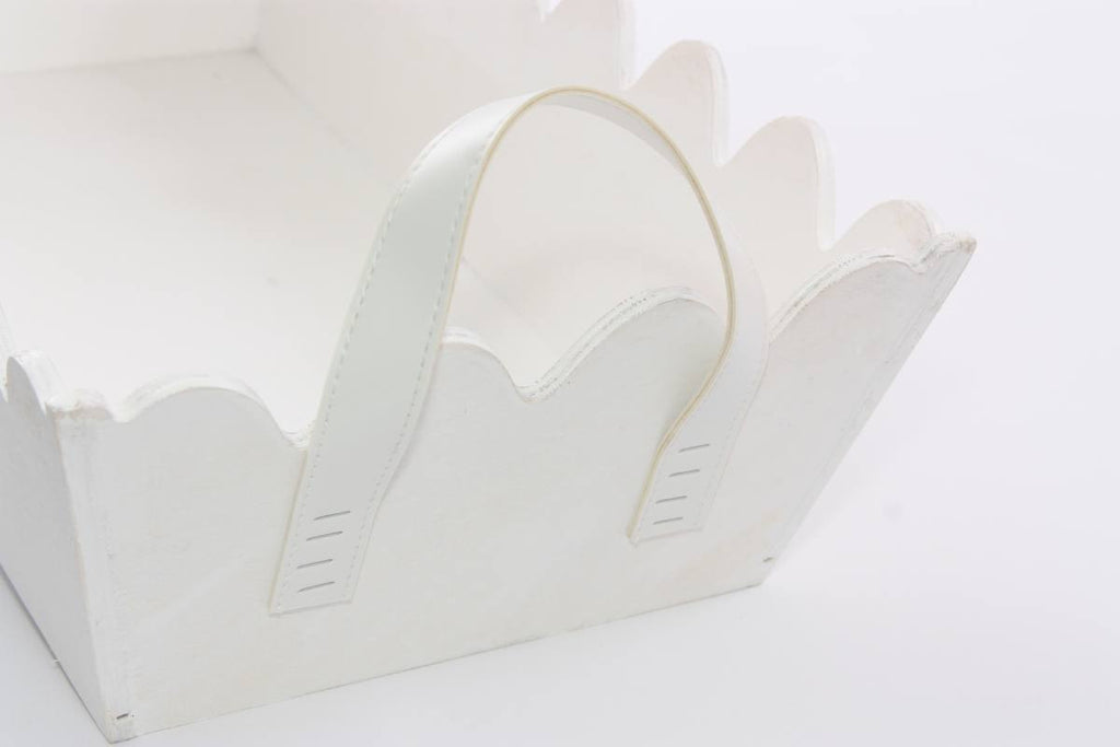 Vaschetta bianca in legno di abete con cuore, 47x28H13,5 cm (kit da 3)