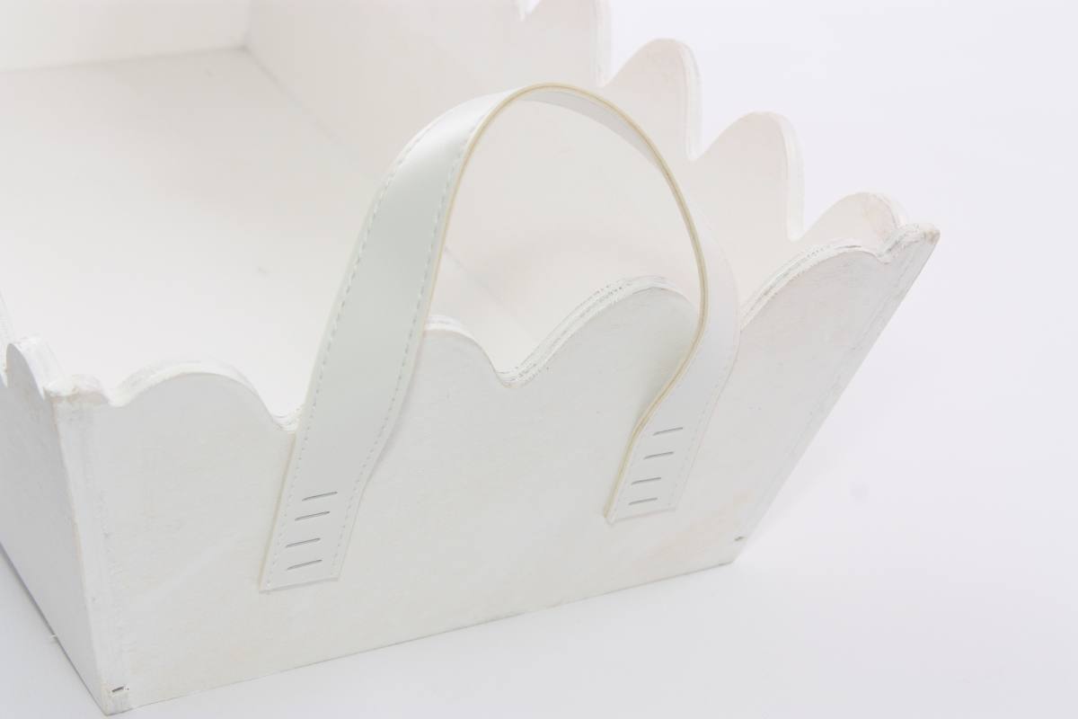 Vaschetta bianca in legno di abete con cuore, 47x28H13,5 cm (kit da 3)