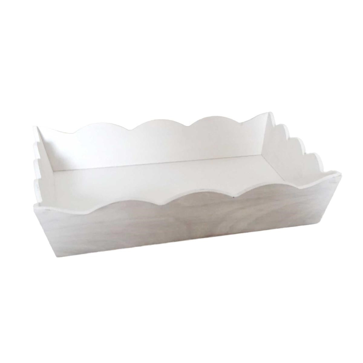Vassoio rettangolare smerlato in legno di abete bianco