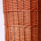 Espositore in vimini rosso con cesto Rulu, Ø60H90 cm