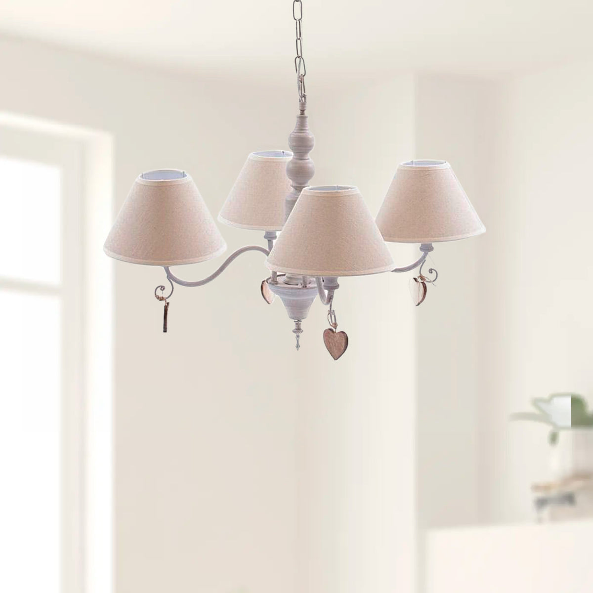 Lampadario a quattro bracci con decorazione cuore, Ø47 cm
