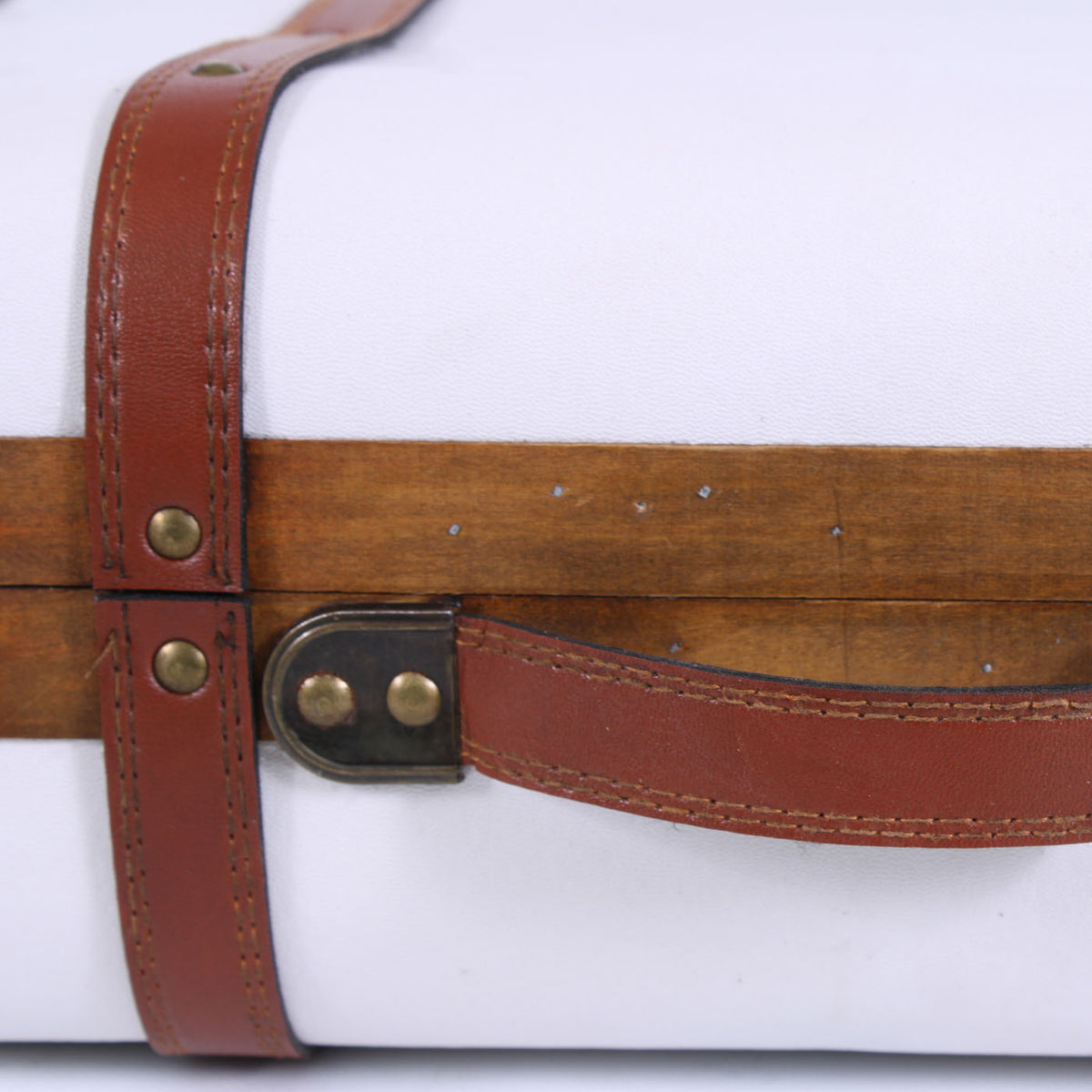 Valigia in legno bianca con cinghie marroni, set di 2, 45x31H17 cm