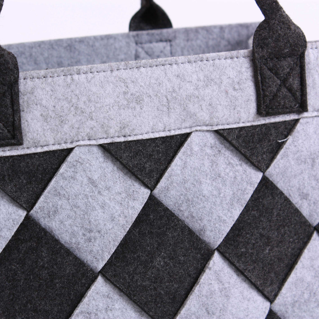 Borsa in feltro grigio a rombi neri, 42x22x28 cm
