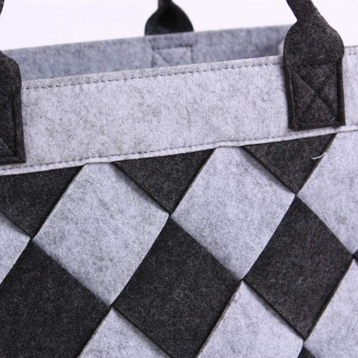 Borsa in feltro grigio a rombi neri, 42x22x28 cm