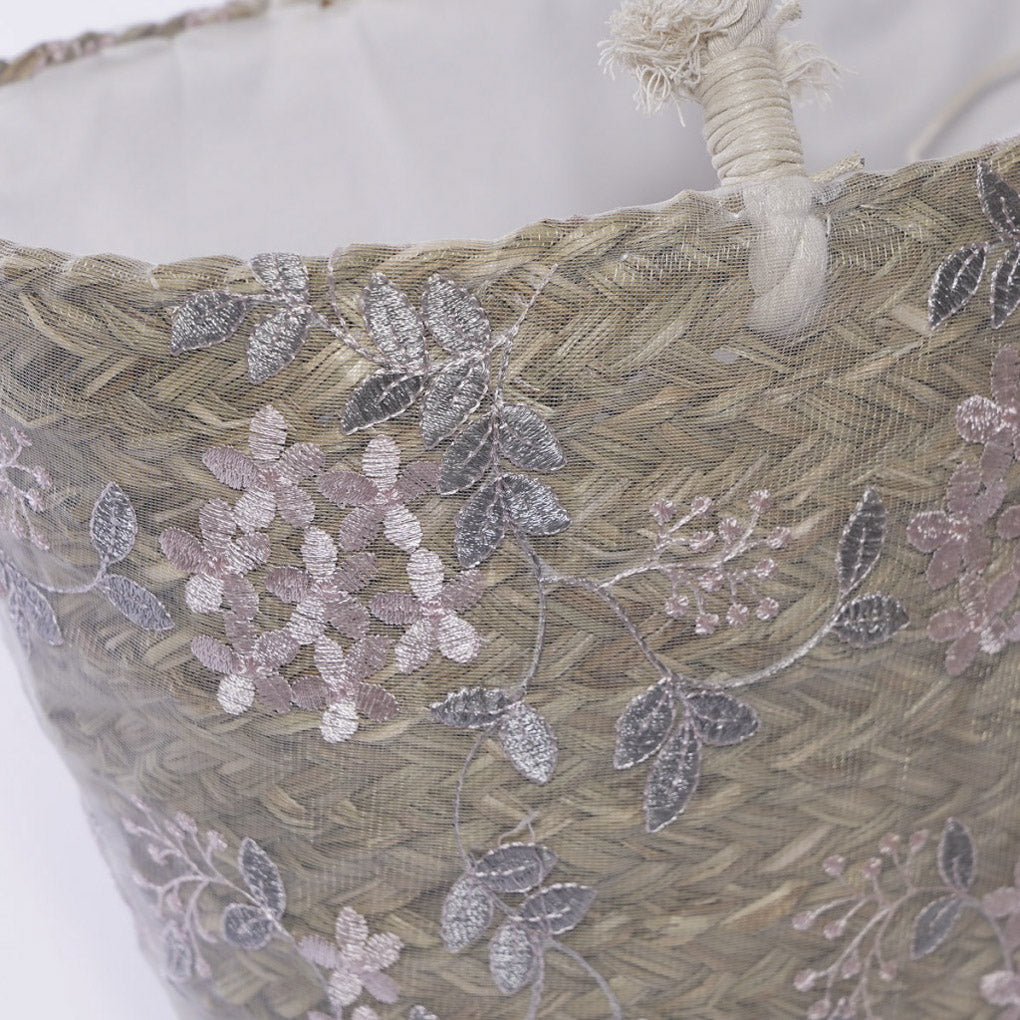 Borsa ovale in fibre naturali con fiori in pizzo e manici in corda, 56x30 cm