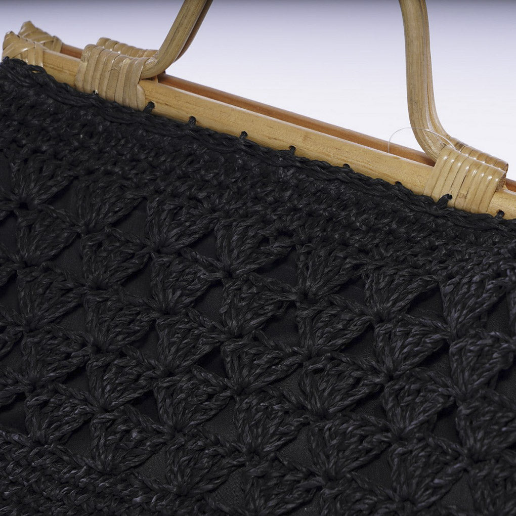Borsa in carta intrecciata nera con manici in rattan, 50xH41 cm