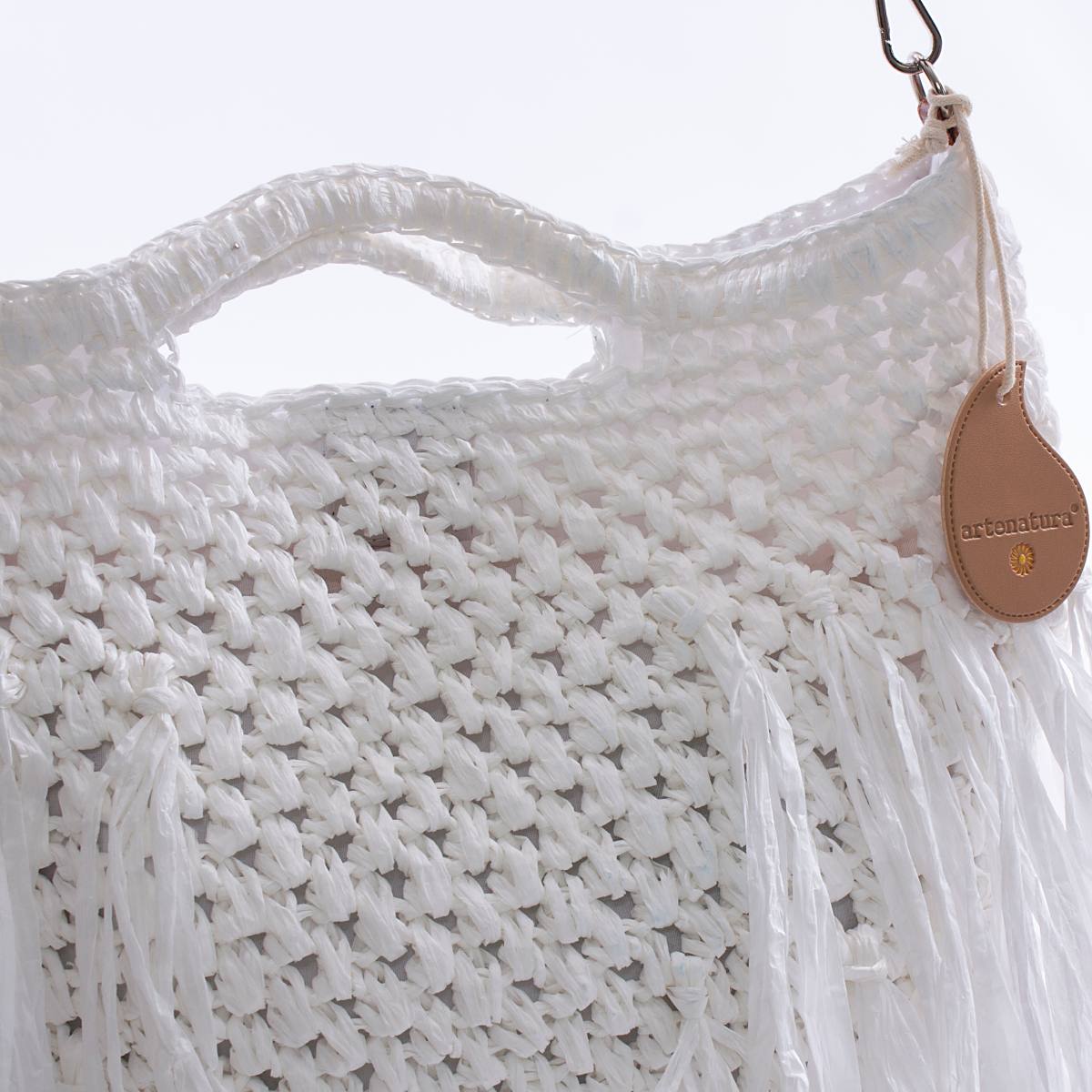 Borsa a tracolla bianca con frange all'uncinetto, 37x25 cm