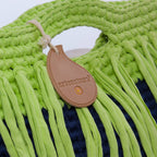 Borsa bicolore all'uncinetto con frange e chiusura magnetica, 36x26 cm