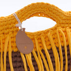 Borsa bicolore all'uncinetto con frange e chiusura magnetica, 36x26 cm