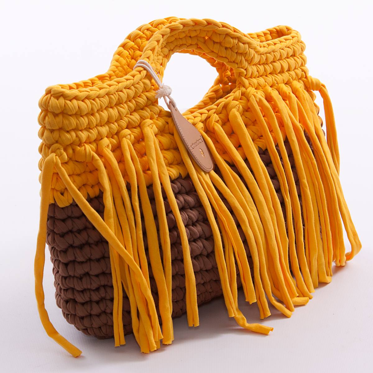 Borsa bicolore all'uncinetto con frange e chiusura magnetica, 36x26 cm