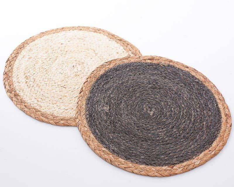 Sottopiatto in foglia di mais nero e naturale, Ø35 cm, set da 4