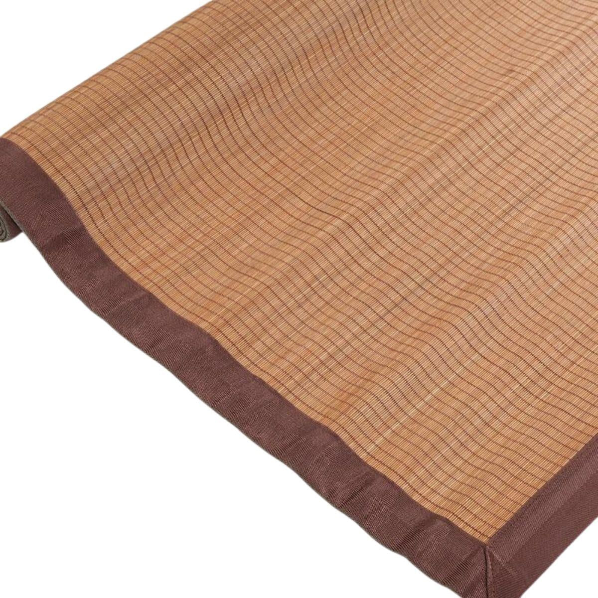 Tappeto in bambù naturale a listelli con bordo marrone