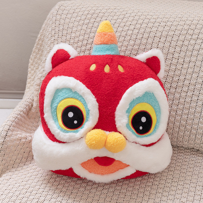 Cuscino peluche leone portafortuna, decoro per divano