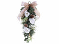 Ghirlande / rami di Natale con aghi di pino decorata con fiori bianchi, pigne, cm 66 H