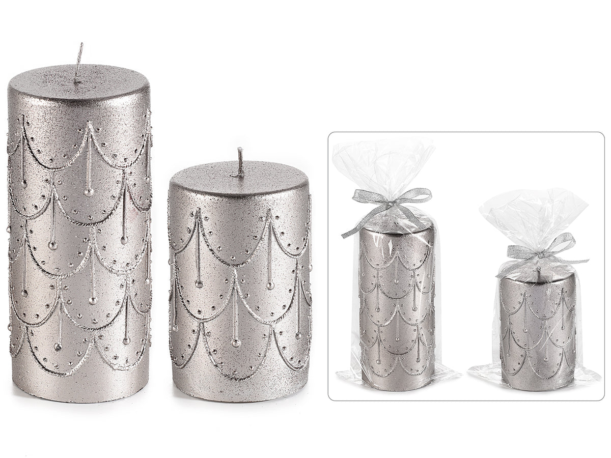 Candele di Natale color argento con decorazioni in rilievo in set da due pezzi, set da 2 pezzi, Grande: Ø 7 cm x 15,5 H