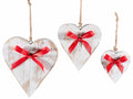 Cuori per San Valentino in legno anticato / shabby con fiocco rosso di stoffa, set da 4 pezzi, Grande: cm 17 x 20 H