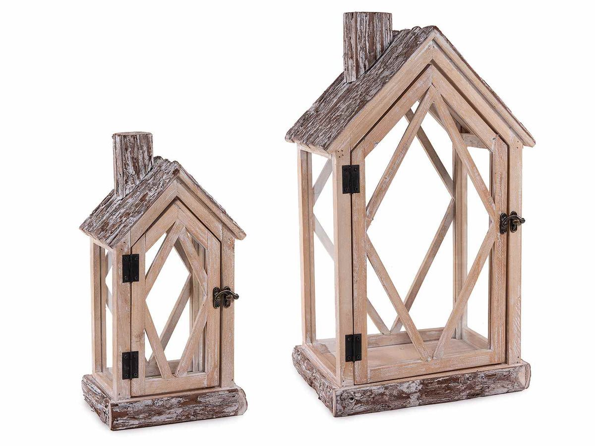 Lanterne in legno a forma di casetta con comignolo e base corteccia in set, Grande: cm 29 x 21 x 50 H