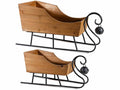 Slitte decorative in legno con base in metallo nera staccabile e campanella, in set da due pezzi. Ideale per allestimenti natalizi e vetrine a tema, G