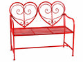 Panchine in metallo color rosso con schienale a cuori per decorazioni vetrine, cm 109 x 55 x 93,5 H