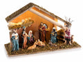 Presepe / Sacra Famiglia in legno con personaggi in resina, muschio e luci LED, cm 39 x 15 x 23 H