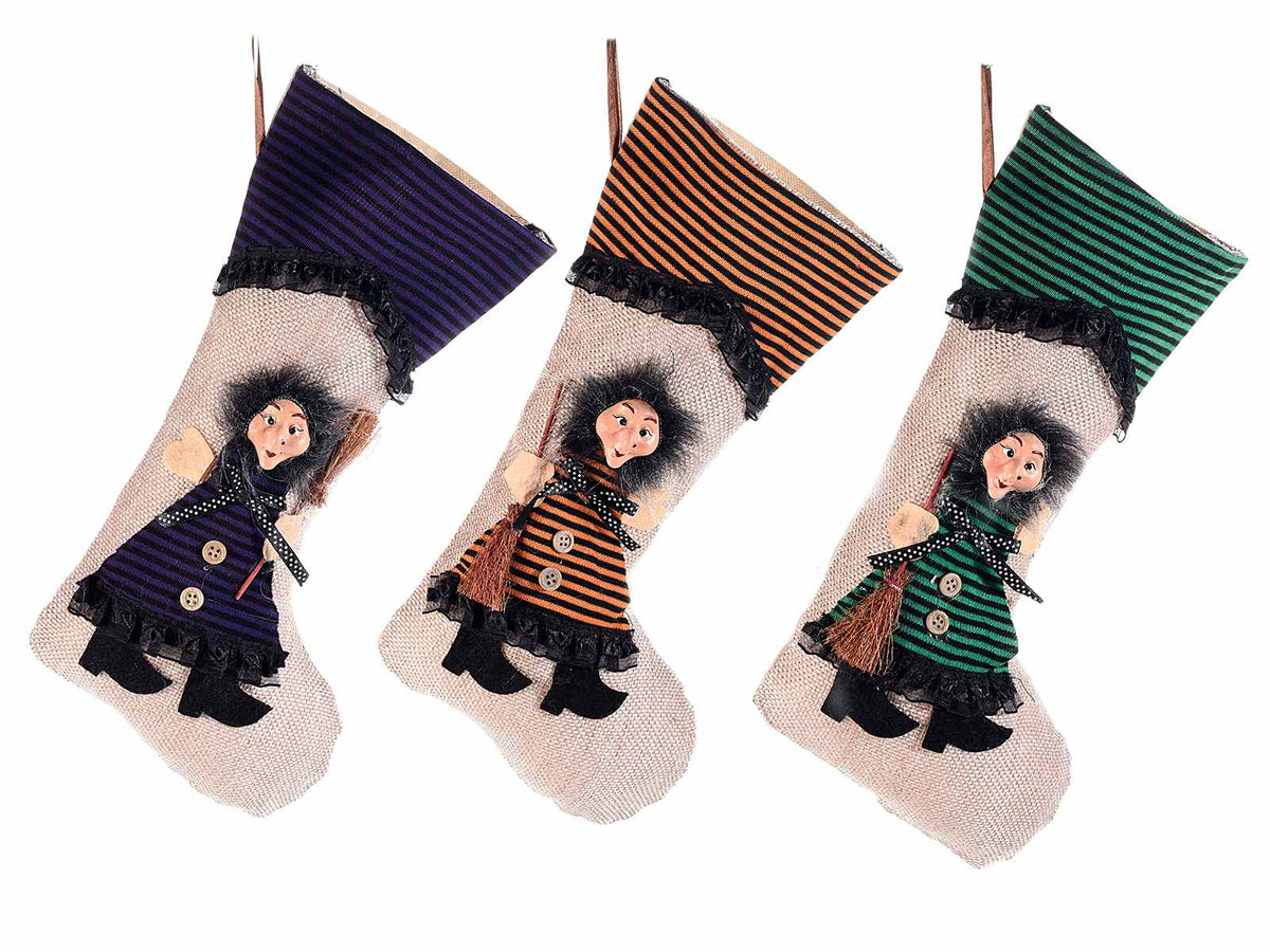 Calze in stoffa da appendere con decoro applicato Befana in resina, set da 9 pezzi, cm 22 x 35 H