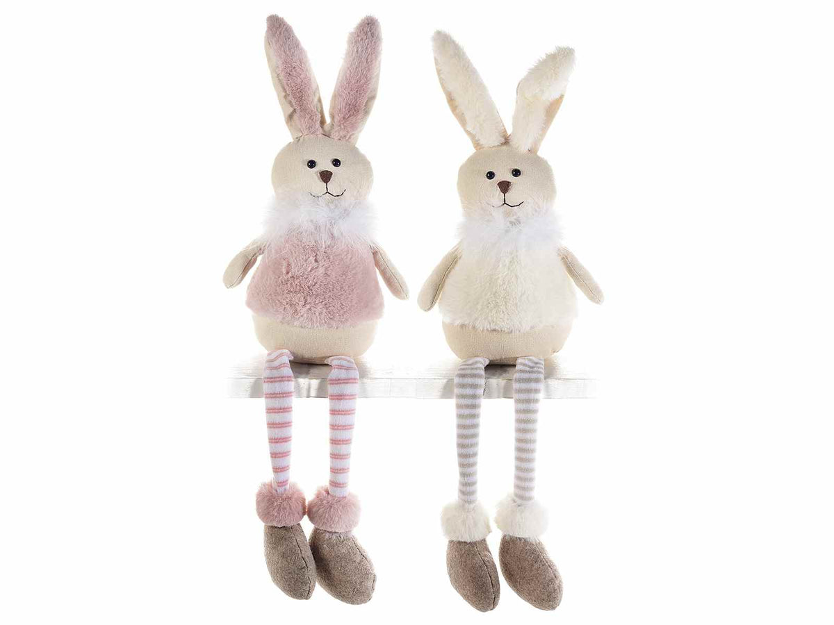 Coniglietti pasquali con gambe lunghe e abito in pelo e piumette, set da 2 pezzi, cm 14x9x30H (orecc.estese)