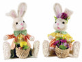 Coniglietti di Pasqua decorativi in finto pelo seduti con abito e cestini, set da 4 pezzi, cm 14 x 14 x 21,5 H