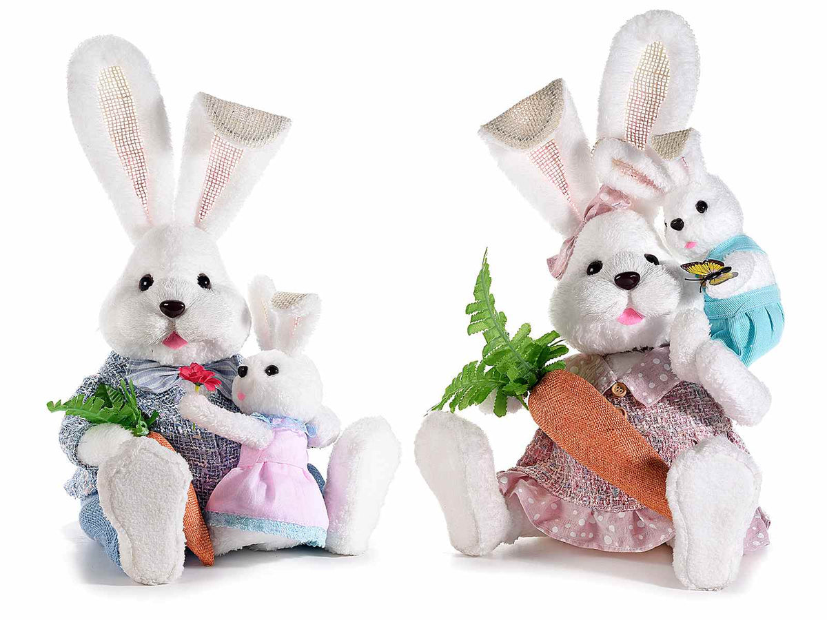Conigli pasquali in fibra naturale seduti con cucciolo e carota, set da 2 pezzi, cm28x21x39H (orecc.estese)