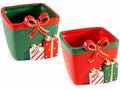Vasi natalizi in terracotta colorata a pacchetto regalo con decori in rilievo, set da 2 pezzi, cm 14 x 14,5 x 13 H