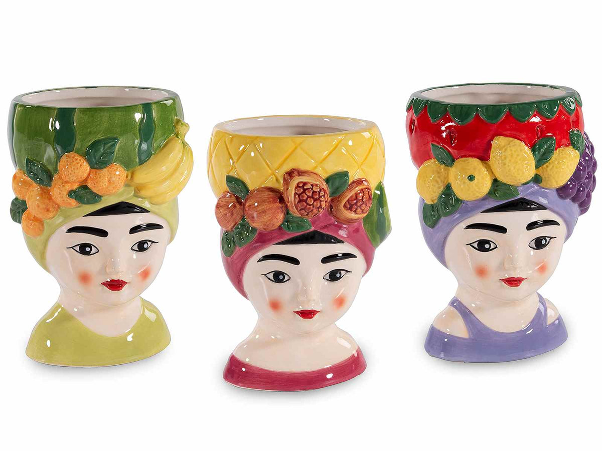 Vasi in ceramica colorata lucida con volto di donna e cappello con frutta, set da 3 pezzi, cm 9,5 x 9 x 13,5 H