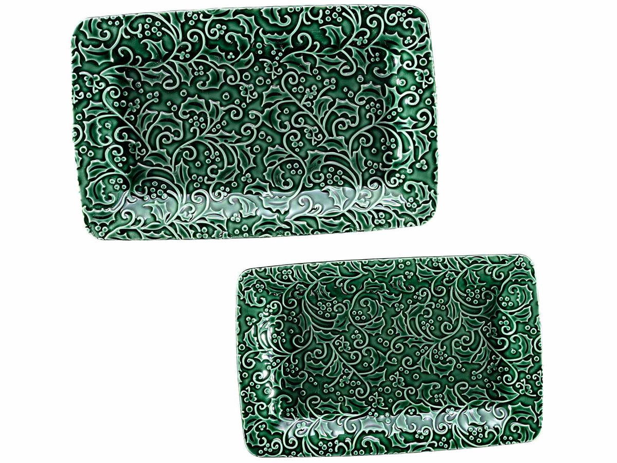 Piatti natalizi decorativi in ceramica con decorazioni agrifoglio a rilievo