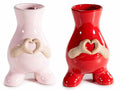 Vasi in porcellana colorata rossa e rosa con piedini di appoggio e mani che, set da 4 pezzi, cm 10 x 8,5 x 15 H
