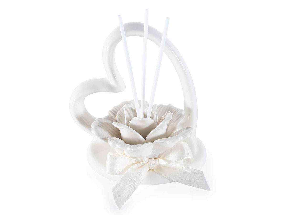 Profumatore a forma di rosa e cuore in porcellana, con stick in legno e fiocco, set da 4 pezzi, cm11,5x9x10,5H (con stick13)