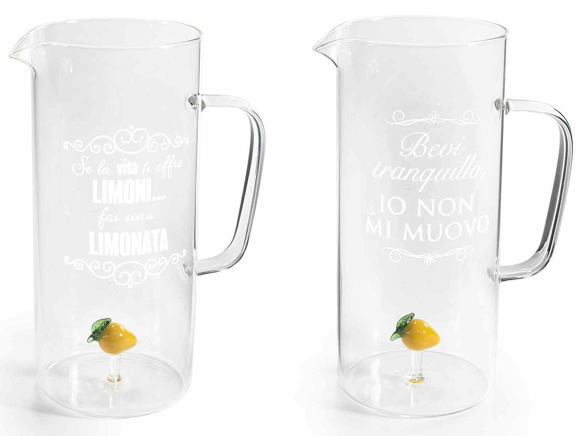 Caraffe in vetro da 1,5L con limone in 3D, manico e scritte bianche, set da 2 pezzi, cm 15,5 x 10 x 22,5 H