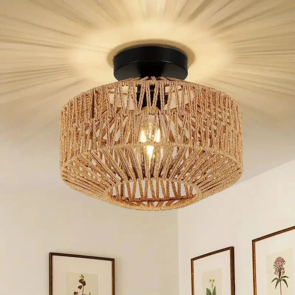 Lampadario in paglia e iuta con struttura in ferro battuto